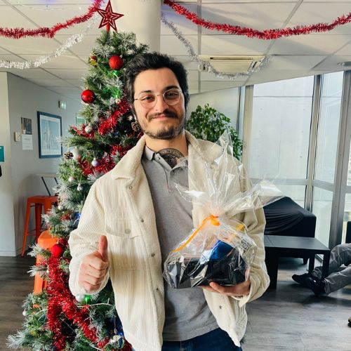Photo du gagnant du concours de moustache Movember
